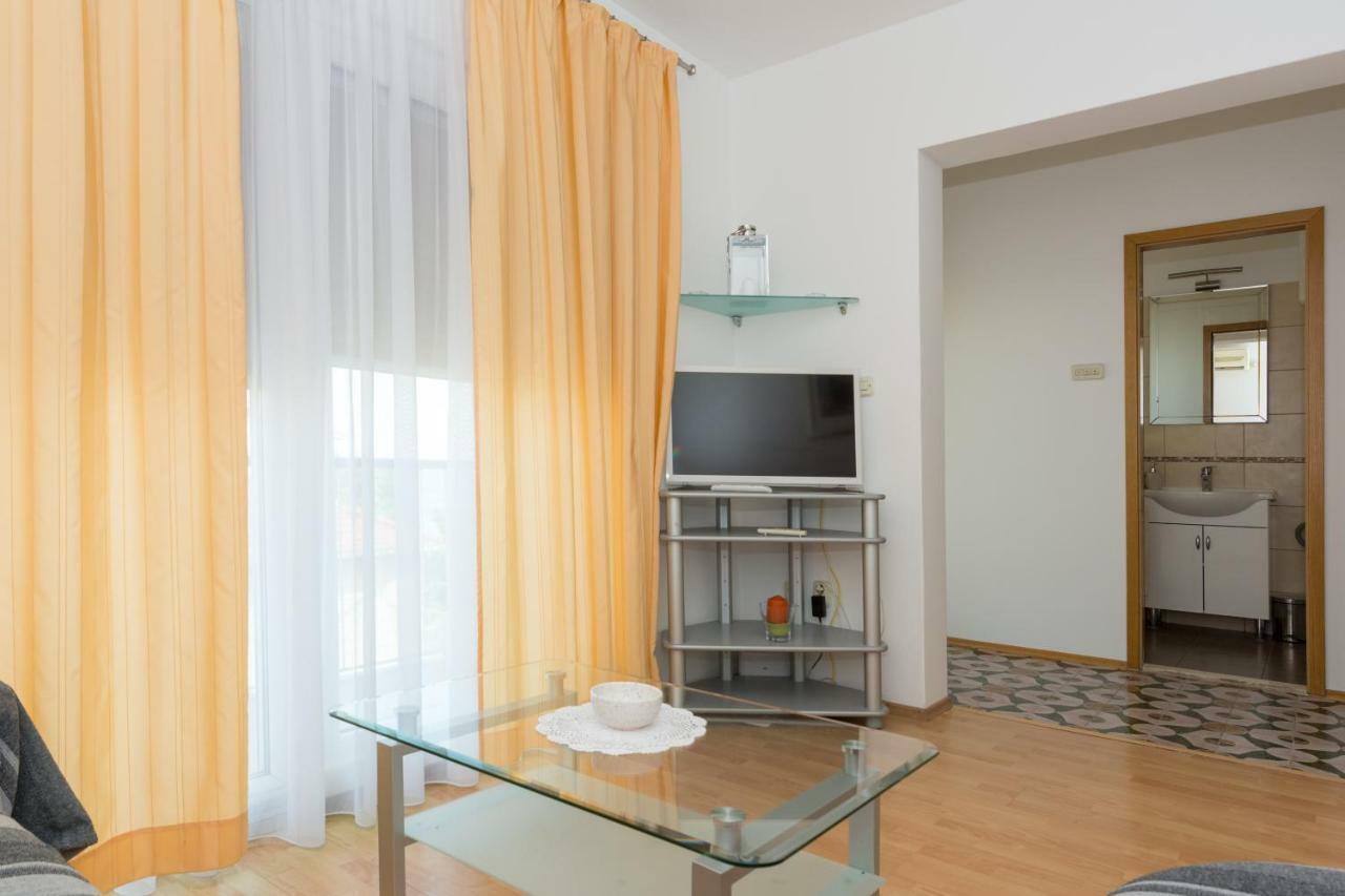 Apartments Pericic Podstrana Buitenkant foto